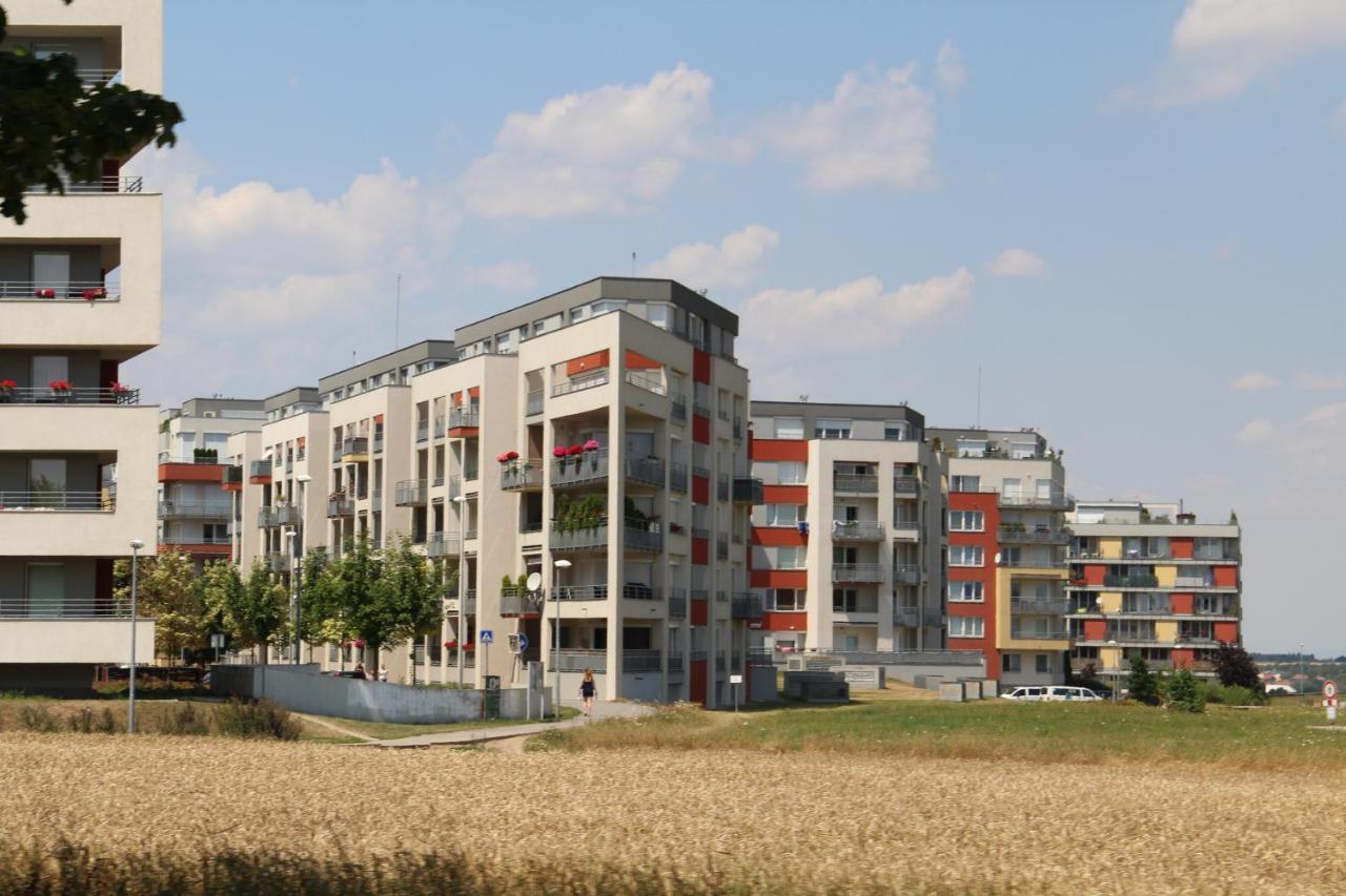 Element Prag Airport Apartment Exterior photo