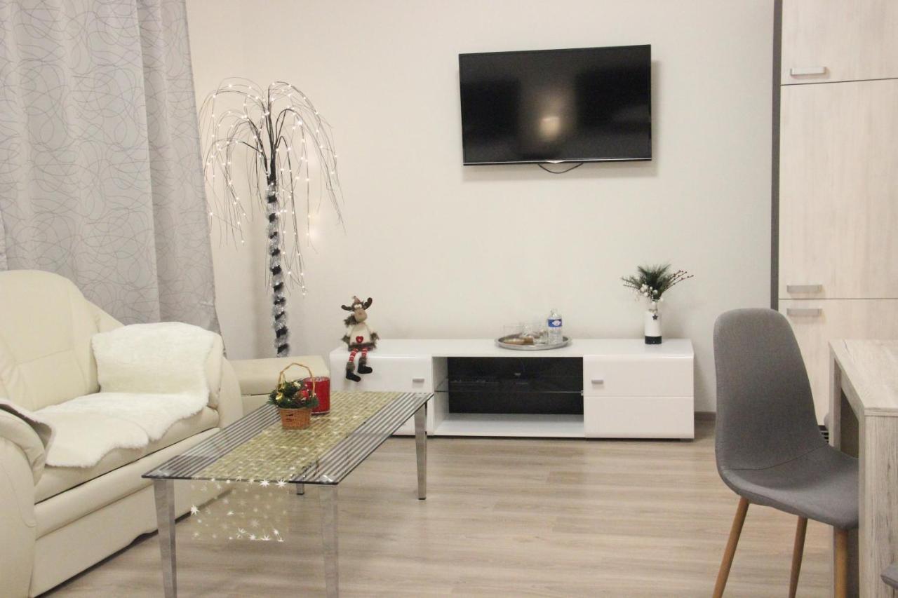 Element Prag Airport Apartment Exterior photo