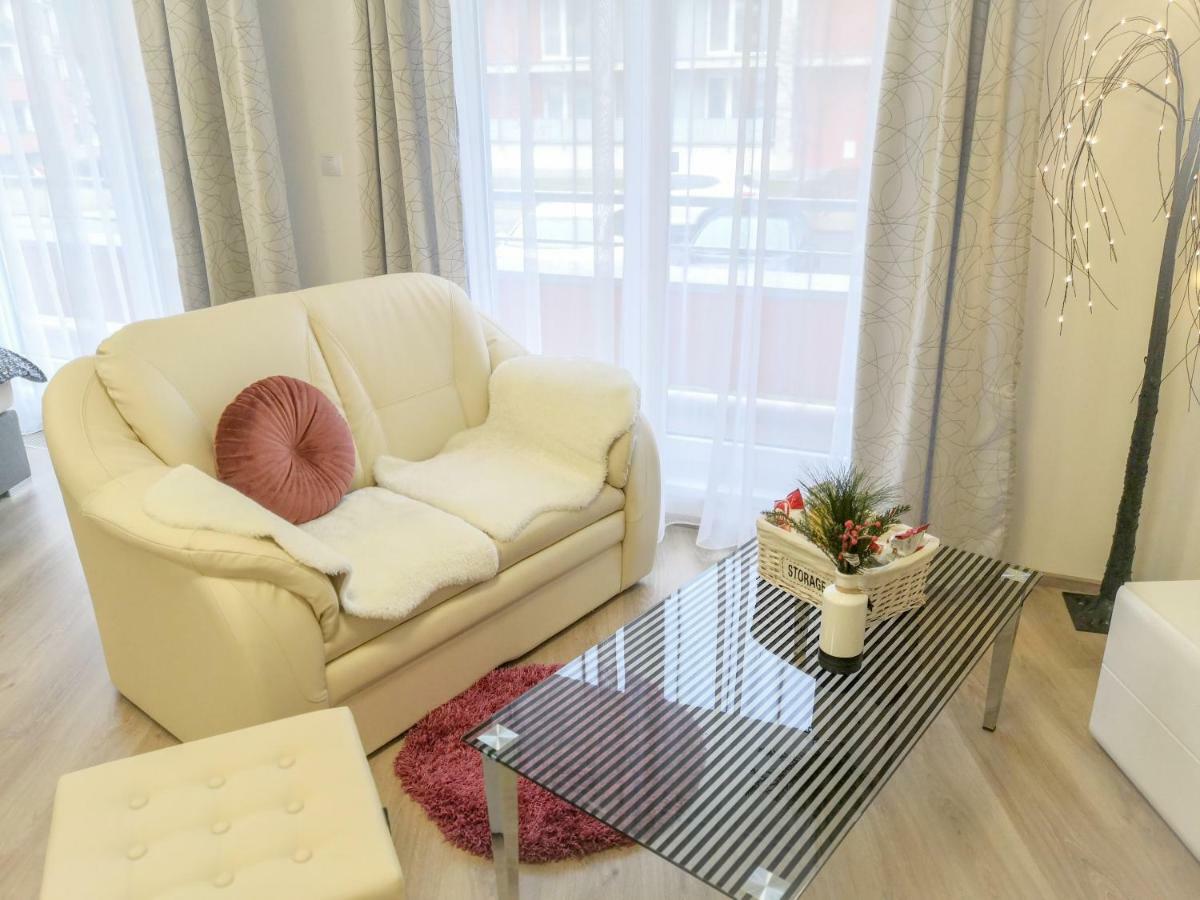 Element Prag Airport Apartment Exterior photo